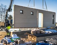 DENin laaja tutkimusaineisto on auttanut merkittävästi pientalojen energiatehokkuuden kehittämisessä. Suunniteltu energiatehokkuus lunastetaan työmaalla millintarkalla työllä.