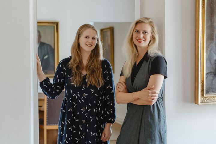 Kasvatuksen ja koulutuksen apulaispormestari Reetta Vanhanen ja vihreän valtuustoryhmän puheenjohtaja Amanda Pasanen