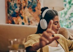 Sonos on käyttänyt Sonos Ace -kuulokkeiden suunnittelussa vahvaa audio- ja muotoiluosaamistaan mullistaakseen kuulokkeilla kuuntelemisen tapoja. Kuva: Sonos