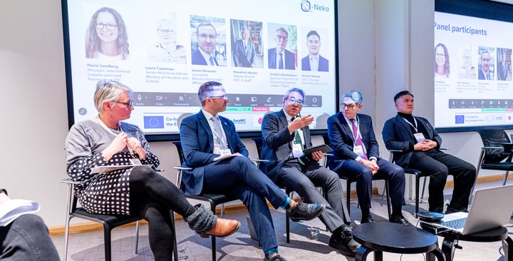 Paneelin puhujat olivat: Frédéric Barbaresco, Thales (Ranska), Janne Hirvonen, ulkoministeriö, Masahiro Horibe, AIST (Japani), Hiroshi Nakata, Q-Star (Japani) ja Laura Taajamaa, opetus- ja kulttuuriministeriö.