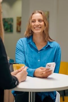 Studiesedeln ger unga möjlighet att pröva på olika vetenskapsområden och högskolestudier utan ekonomisk risk eller rädsla för att studiestödsmånaderna går åt.