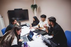 Hackathonin voitti EchoNest: Idea, joka yhdistää melunhallinnan ja luonnon monimuotoisuuden tukemisen uudella tavalla.