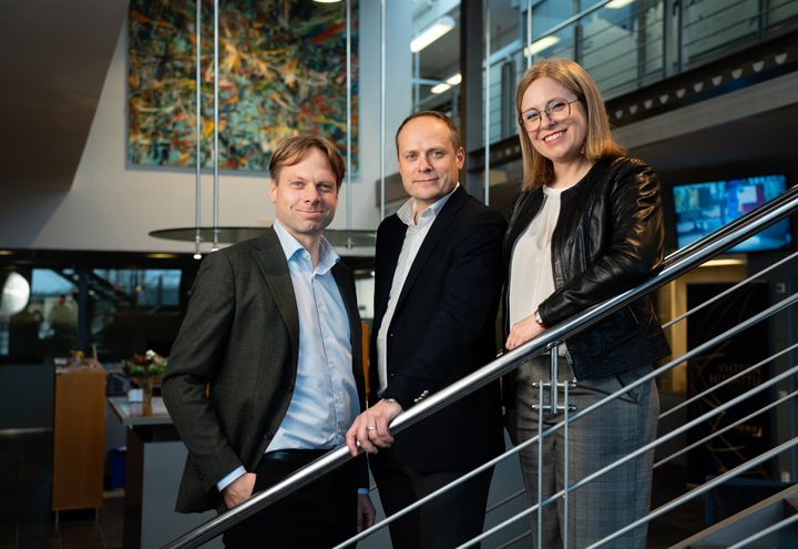 Pemamekin 2. polven omistajat Lauri Heikonen, Mirkka Hirvonen ja Jaakko Heikonen Pemamekin pääkonttorilla Loimaalla