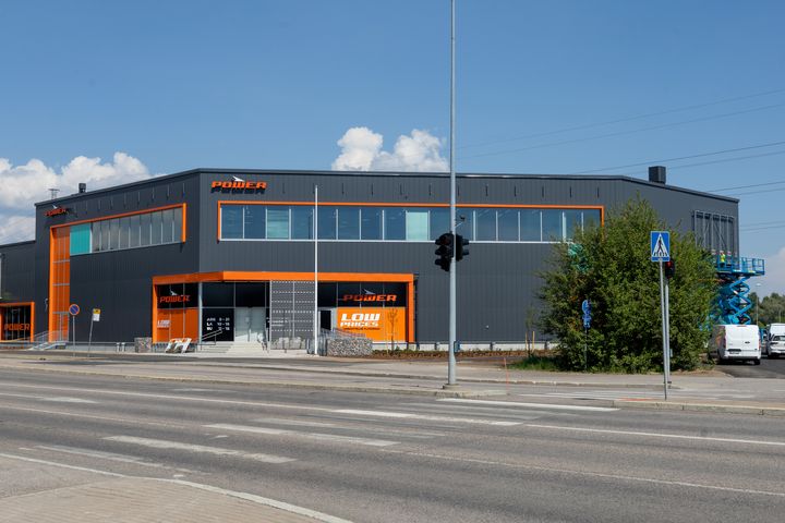 Powerin uusi lippulaivamyymälä aukeaa Vantaan Tammistoon