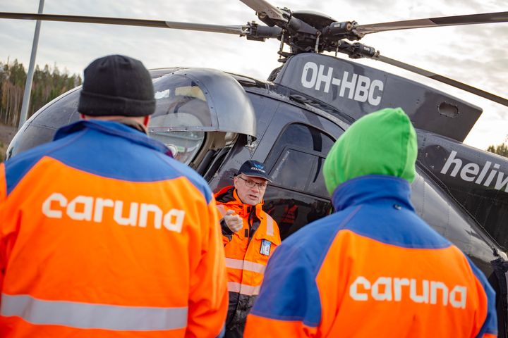 Helikopterisahaukseen valmistautumista Carunalla (kuva vuodelta 2018)
