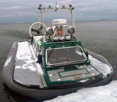 Joillakin saaristoalueilla verkkoa tarkastettiin ja asentajia sekä tarvikkeita kuljetettiin ilmatyynyaluksilla ja hydrokoptereilla, jotta vakituiset asunnot saatiin takaisin sähkön piiriin mahdollisimman nopeasti.