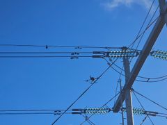 Tykkylumianturin asennus suurjännitejohdolle