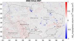 Karttakuva. Typpidioksidipitoisuudet ovat vuoden aikana pienentyneet esimerkiksi Kiovan, Dnipron ja Harkovan alueilla.