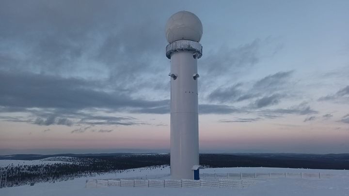 Ilmatieteen laitoksen kahdestoista säätutka otettiin käyttöön Inarin Saariselällä maaliskuussa 2025.