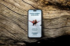 Myyttisen Suomen visuaalinen ilme ammentaa vaikutteita matkailualueen tarustoista, luonnosta, alueen inspiroimista
taideteoksista ja positiivisesta nostalgiasta. Ilme mahdollistaa monipuolisen ja monisävyisen viestinnän. Vakavasta ja hauskaan, historiasta tulevaisuuteen ja sisukkaasta onnelliseen.