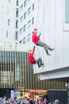 Tapiolan Joulunavaus keräsi Länsituulen kävelykadulle tuhansia osallistujia ja toi AINOAan ennätykselliset 40 763 kävijää.