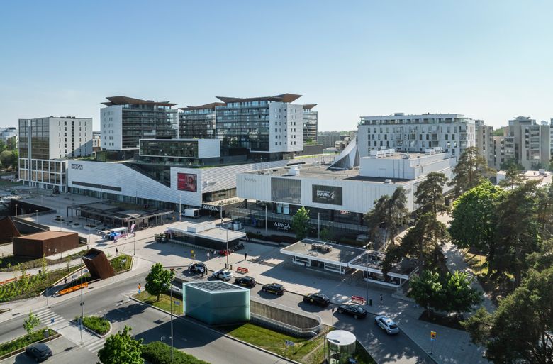 AINOA on sydämeltään suuri kauppakeskus, jonka omistaa kotimainen LähiTapiola Keskustakiinteistöt Ky.