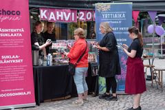 Kesäillan kattaukseen 14.8. etsitään nyt lisää sisältöjä: mukaan voivat ilmoittautua esimerkiksi ruokamyyjät, esiintyjät, taiteilijat ja järjestöt, jotka haluavat olla mukana luomassa elämyksellistä iltaa kaupunkilaisille.