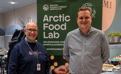 Arctic Food Labin projektipäällikkö Pasi Ruuskanen ja K-ryhmän ketjupäällikkö Antti Meriläinen