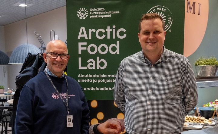 Arctic Food Labin projektipäällikkö Pasi Ruuskanen ja K-ryhmän ketjupäällikkö Antti Meriläinen