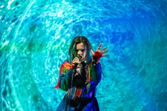 Hildá Länsman hurmasi konserteissa kulttuuritalo Valveella ja Lintulammen koululla.