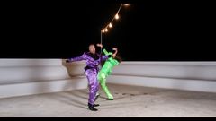 Korvamato-näyttelyssä on nähtävillä muun muassa Dora Dalila Cheffin video, jossa mainio viihdyttäjä Mamou opettaa videolla tunisialaisia tanssiliikkeitä.