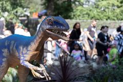 Dinosaurukset saavat tapahtumassa myös iltavalaistuksen. Kuva: Annika Sorjonen / Korkeasaaren eläintarha