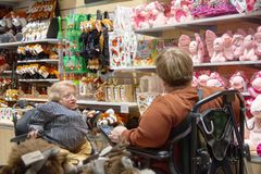 Korkeasaaren kaupan tuotteiden esillepanossa on pyritty huomioimaan mahdollisimman hyvin asiakkaiden tarpeet ja sujuva asiointi.