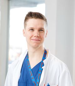 Henkilökuva Jaakko Koskenniemestä.