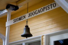 Joogaopiston kello. Kuva: Gary Wornell