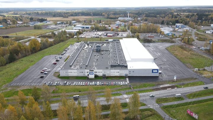 Tehdashallin laajennus Sinituotteen Kokemäen tehtaalla.