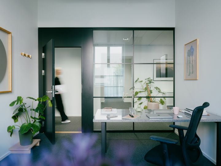 Viihtyisä moderni toimisto