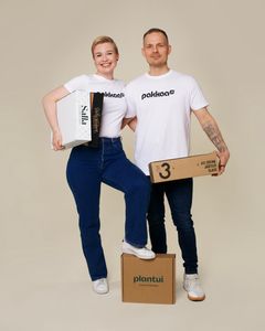 Pakkaukset ja henkilökunta. Pakkaa.fi
