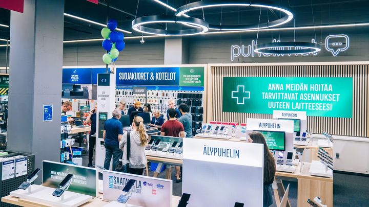 Puhelinkauppa kävi myös heinäkuussa. Gigantin myydyimpien listalla näkyy Samsungin A-sarjan koko hintahaitari. (Gigantti Oy / Petri Saarelainen)