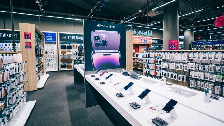 Gigantin huhtikuun myydyin puhelin on Applen iPhone 14. Kuva: Gigantti Oy / Petri Saarelainen