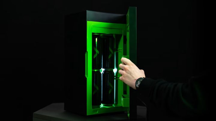 Xboxin minijääkaappi on saatavilla Suomessa yksinoikeudella vain Gigantista. Ja ei, tämä ei ole aprillipila. (kuva: Gigantti Oy)