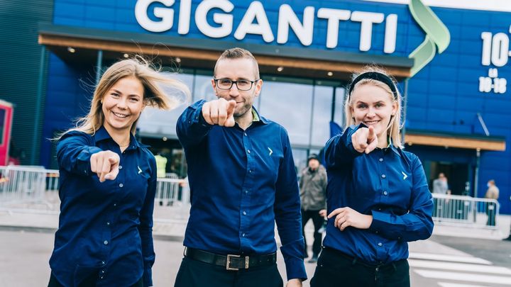 Kesätyöpaikka Gigantissa tarjoaa kokemusta, näkemystä ja kiinnostavia urapolkujen alkuja. (Gigantti Oy)