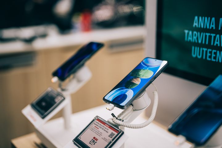 OnePlus Nord CE 4 Lite on jo toista kuukautta peräkkäin Gigantin myydyin puhelin.