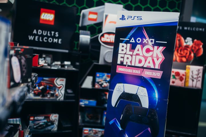 Legot ja PlayStation-pelikonsolit nousivat kärkituotteiksi Gigantin Black Fridayssa 2025.