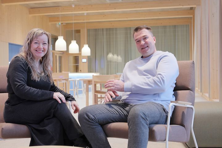 Saumatonta yhteistyötä. Onnistuneesti maaliin viety rakennusprojekti lujitti Netoxin ja Turun vesihuollon kumppanuutta, kertovat Turun Vesihuollon tietoturva- ja teknologiapäällikkö Niko Lindström ja Netoxin Nina Ekman.