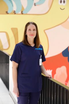 Vuoden syöpäsairaanhoitaja Hanna Tiittanen.