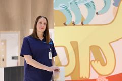 Vuoden syöpäsairaanhoitaja 2025 Hanna Tiittanen.