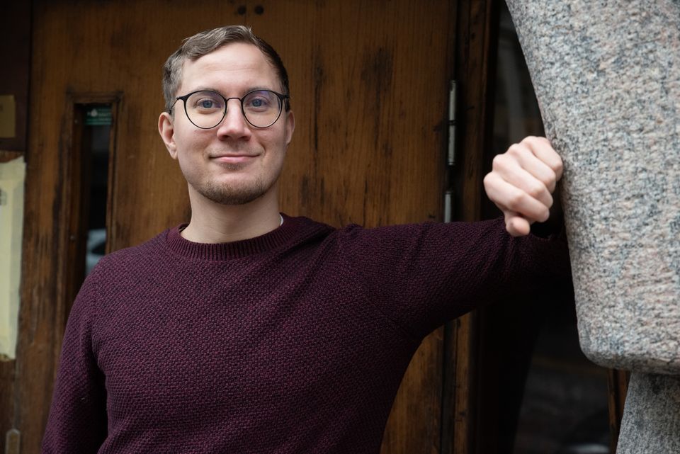 Romaani Ruskan värit kuvastaa vakavasta onnettomuudesta toipumista ...