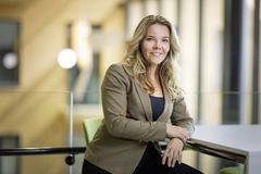 Iida Vakkuri Swecon toimistolla.