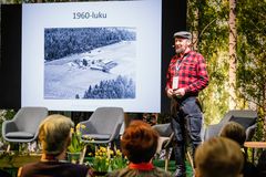Terho Häkkinen puhui Jyväskylän Rakennusmessuilla perinnerakentamisesta.
