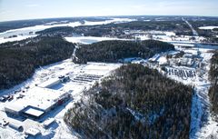 Ilmakuva AGCO Powerin Linnavuoren tehdasalueesta.