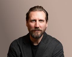 Ennakkoluulolle - Pekka Strang