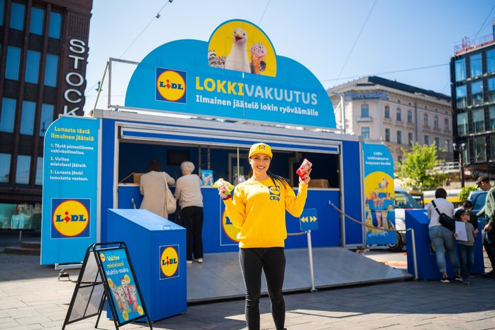 Lokkivakuutuspiste löytyy perjantaista sunnuntaihin 4.–6.7. Helsingin Kolmen sepän aukiolta.