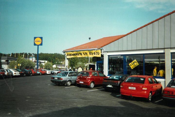 Jyväskylän Seppälään avattu myymälä oli yksi ensimmäistä Lidl-myymälöistä vuonna 2002.