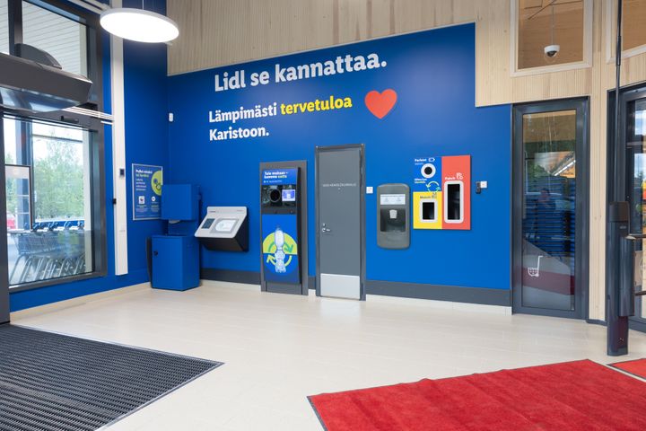 Kaikissa Lidlin myymälöissä voi lahjoittaa pullopanttirahan hyvään.