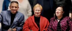 Romano Missio ry uusi ja vanha toiminnanjohtaja Mertsi Ärling ja Tuula Åkerlund sekä järjestön pitkäaikainen ystävä ja romaniasioiden edistäjä presidentti Tarja Halonen