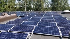 Aurinkoenergia on vihreää energiaa parhaimmillaan. Sen tuottaminen on melutonta, ehtymätöntä ja lähes saasteetonta. Wulff on asennuttanut Espoon Kiloon pääkonttorinsa katolle aurinkopaneeleita, jotka tuottavat sähköä kiinteistön kulutuksen verran.