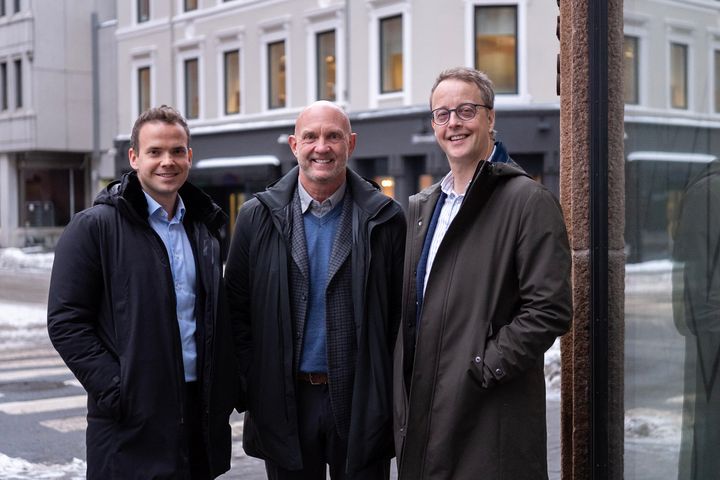 Vasemmalta: Marius Hornslien, Senior Associate Verdanelta, Walter Leicher, Talentechin uusi toimitusjohtaja, Joar Welde, Viking Growthin partneri.