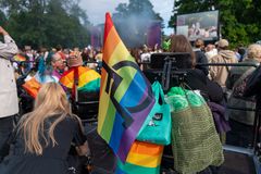 Helsinki Pride -yhteisö pyrkii olemaan mahdollisimman esteetön ja saavutettava toimija ja tapahtumajärjestäjä.