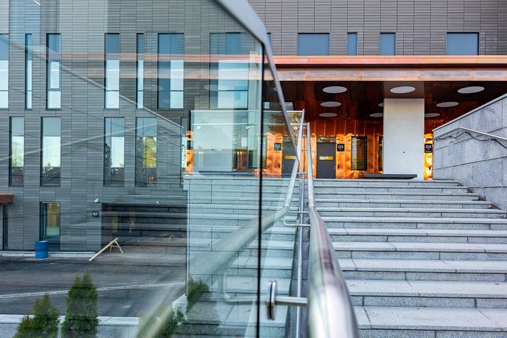Kymenlaakson keskussairaalan päivystyksen sisäänkäynti